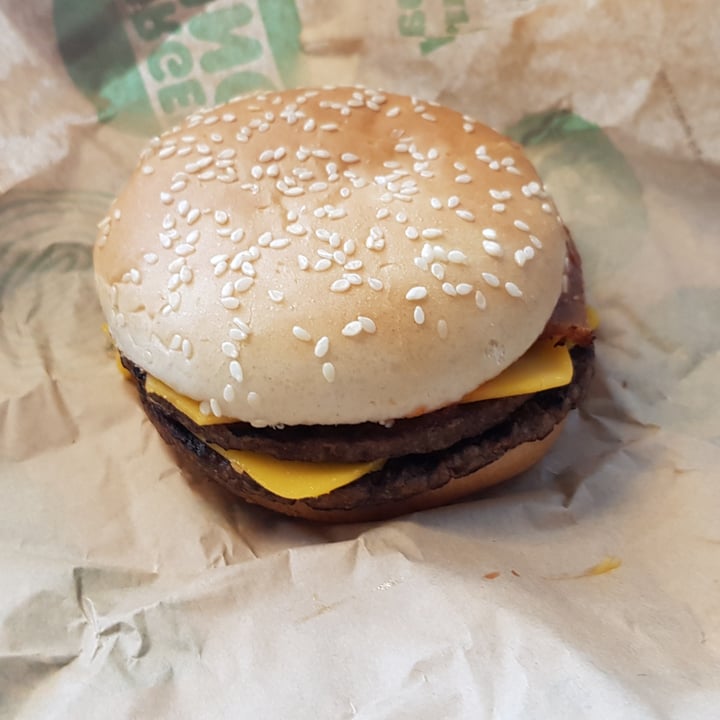 photo of Burger King Leicester Square Plant-based Bakon Double Cheeezeburger shared by @rnp20 on  17 Mar 2022 - review