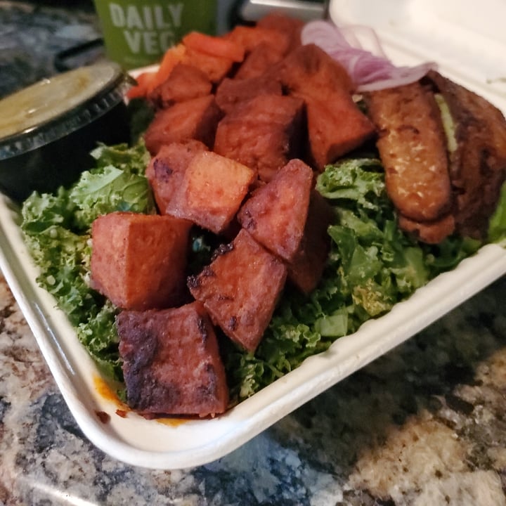 photo of Daily Veg Kale Salad w/ Spicy Tofu shared by @meghdubbs on  20 Aug 2020 - review