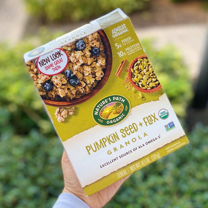 photo of Nature's Path Foods Nature's Path Pumpkin Seed + Flax Granola shared by @valeeeryh on  26 Jan 2021 - review