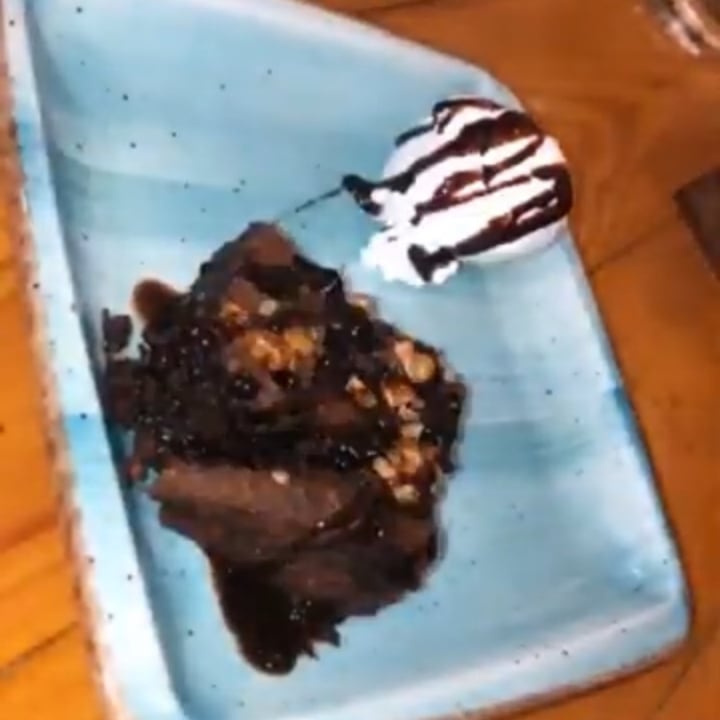 photo of Earthlings' Cafe Black bean brownie shared by @aashna9112 on  03 Jul 2020 - review