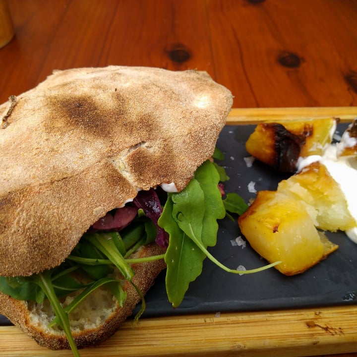 review photo of Blu Bar Heura chicken burger shared by @walkabout-veg on 09 Sep 2021 - review