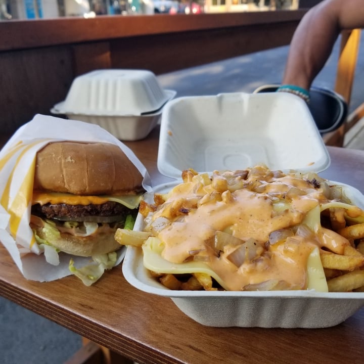 review photo of Burger Crush Vegan Crushed fries shared by @richyw on 22 Aug 2021 - review