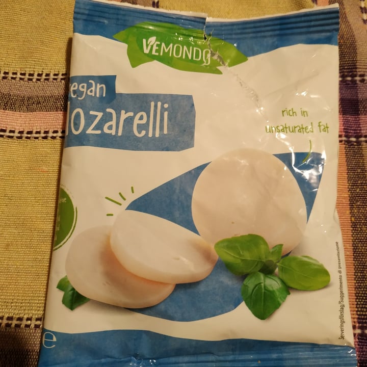 photo of Vemondo Vegan Mozarelli shared by @robylove on  11 Aug 2022 - review