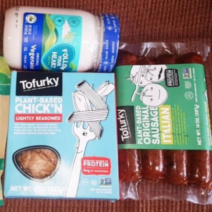 photo of Tofurky Plant-Based Chick’n Lightly Seasoned shared by @vegantacy on  28 Oct 2021 - review