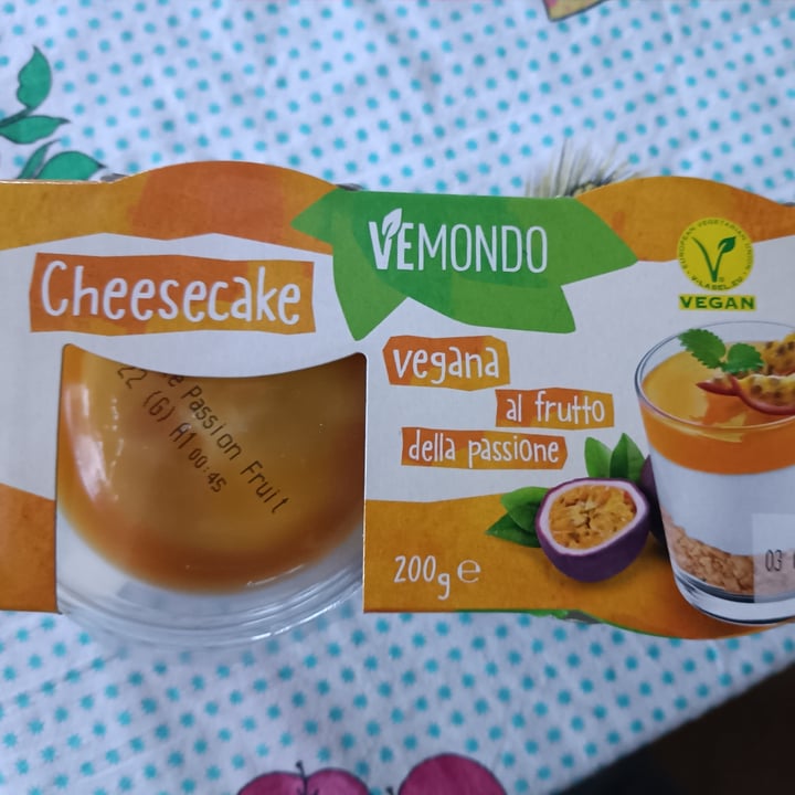 photo of Vemondo  Cheesecake Vegana al Frutto Della Passione shared by @daniela94 on  12 Jul 2022 - review