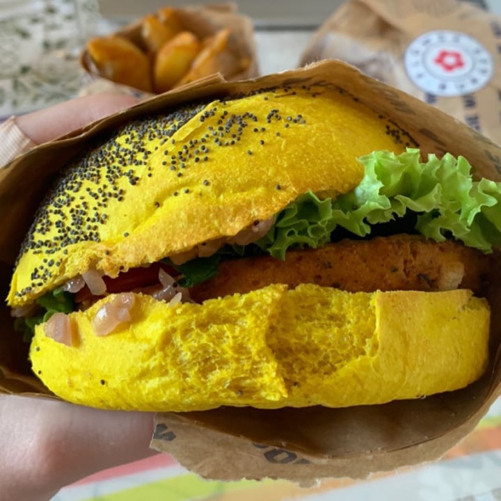 review photo of Flower Burger Spicy Cecio shared by @antonellamanf on 14 Jun 2022 - review