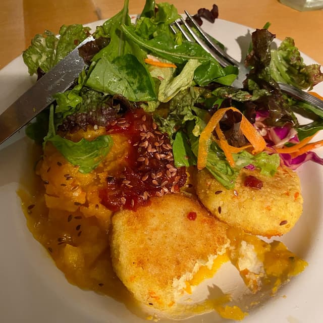 Photo of the dish “Arepas De Mijo Ensalada De Calabaza Con Chutney De Tomate”