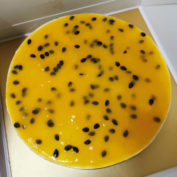 review photo of LOCABA Low-Carb-Bakery Vegan Passionfruit Chocolate Cake shared by @qfongtan on 29 Jan 2021 - review