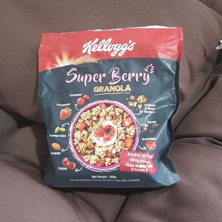 review photo of Kellogg's Super Berry Granola shared by @laji on 05 Feb 2022 - review
