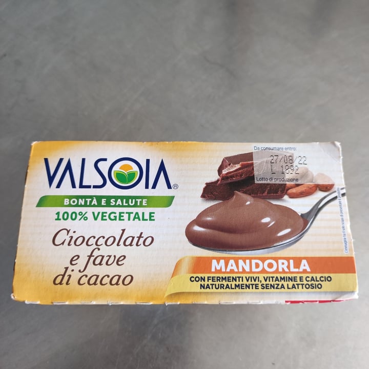 photo of Valsoia Yogurt cioccolato shared by @elenaielasi on  01 Sep 2022 - review