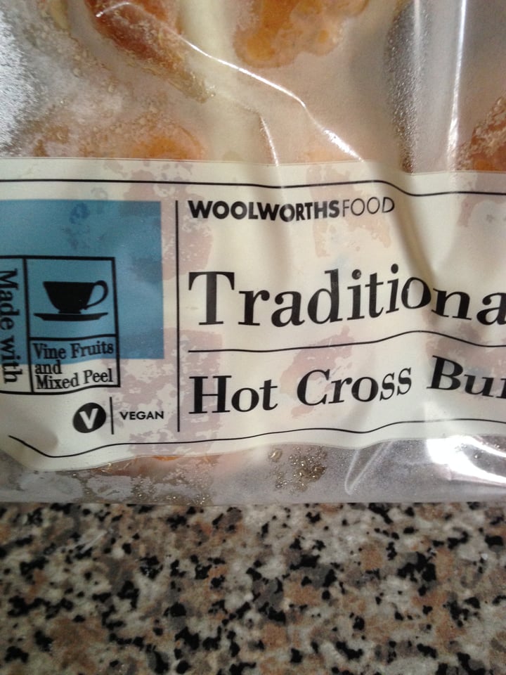 photo of Woolworths Food Traditional Hot Cross Buns shared by @maesti on  31 Dec 2019 - review