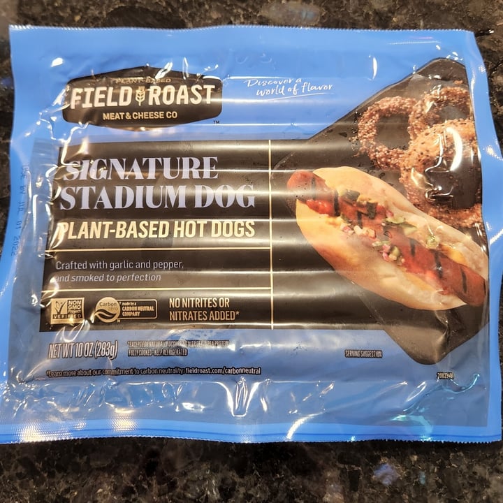 photo of Field Roast Signature Stadium Dog shared by @ferguspuppydog on  04 Jul 2022 - review