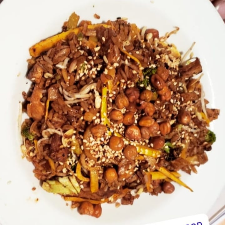 photo of Caballete & Berenjena Vegan Food Arroz thai shared by @caroveggiefit on  17 May 2020 - review