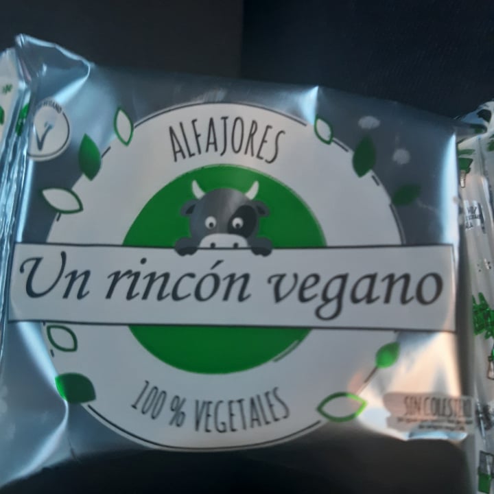 photo of Un Rincón Vegano Alfajor Chocolate Blanco shared by @empat1a on  21 May 2021 - review