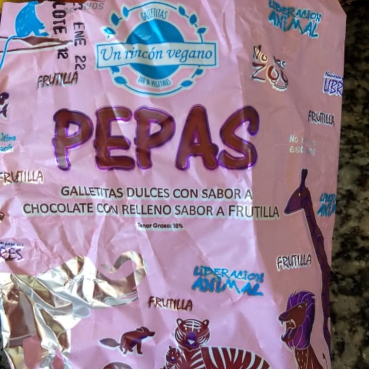 review photo of Un Rincón Vegano Pepas Galletas Dulces con sabor Chocolate con relleno de Frutilla shared by @anashadowcat on 06 Aug 2021 - review
