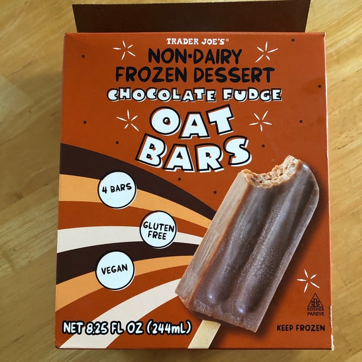photo of Trader Joe's Chocolate Fudge Oat Bars shared by @catsarekids2 on  03 Jul 2022 - review