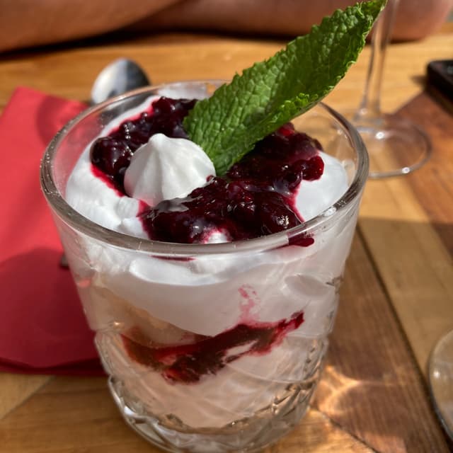 Photo of the dish “Eton mess”