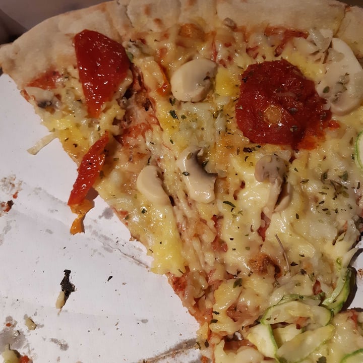 photo of Miraflores - Gastro Bar Vegan Pizza shared by @patriciamarin on  18 Jul 2022 - review