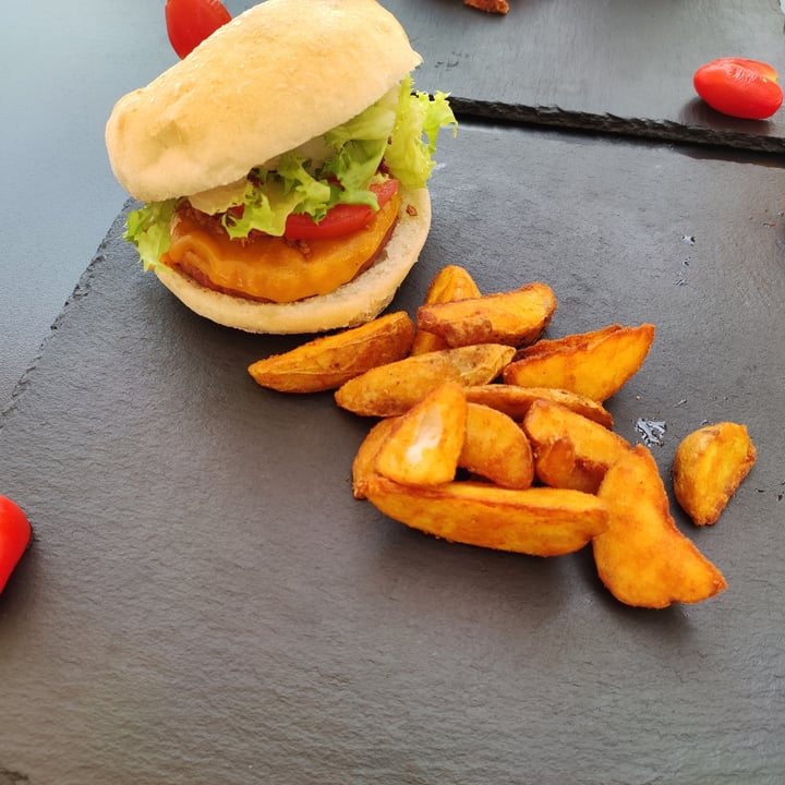 photo of The Royal Bistro Burguer Vegana shared by @esther7 on  29 Aug 2021 - review