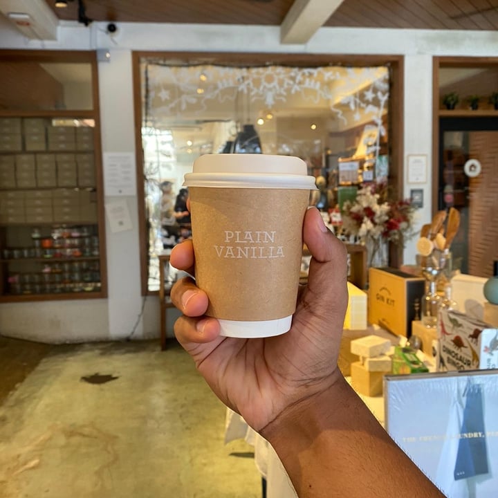 photo of Plain Vanilla Bakery Oat milk latte shared by @deepaknk on  14 Dec 2020 - review
