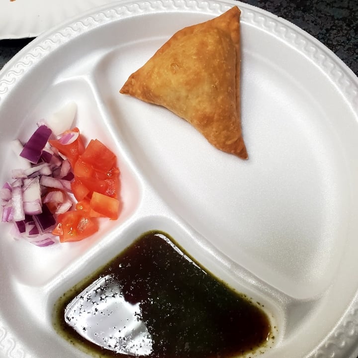 photo of Veggie Flames Samosa shared by @whatacuriousnotion on  26 Nov 2022 - review