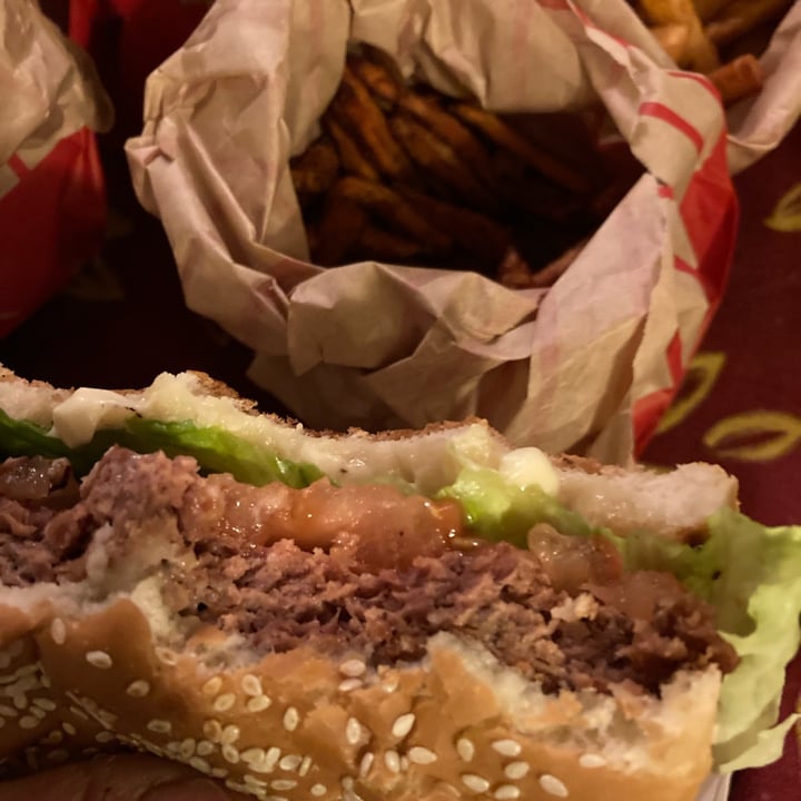 photo of America Graffiti Vegan burger shared by @soleiljaune on  27 Nov 2021 - review
