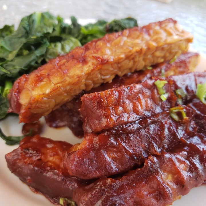 photo of McConnell Bistro - Pitzer College Dining Hall Seitan BBQ Ribs shared by @jakeybakey on  01 Apr 2019 - review