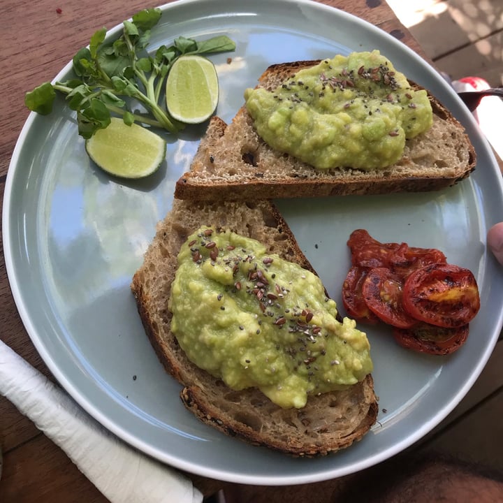 photo of The Shady Shack Avocado Toast shared by @vegan-alien on  07 Jul 2020 - review