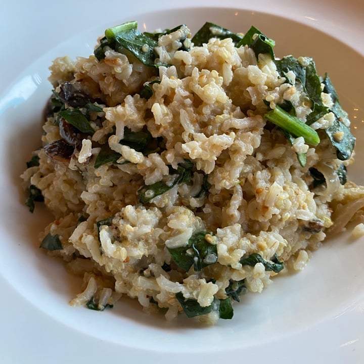 photo of La Hoja Verde Mushroom Quinoa Risotto shared by @veganvoyagers on  17 Sep 2020 - review