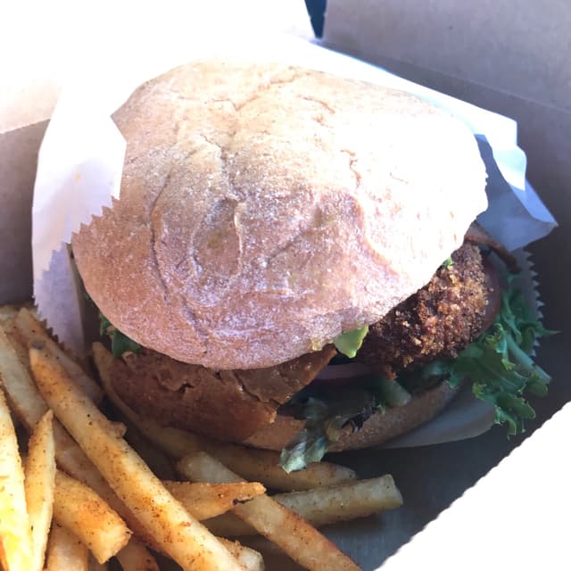 Photo of the dish “Chicken bacon avo club”