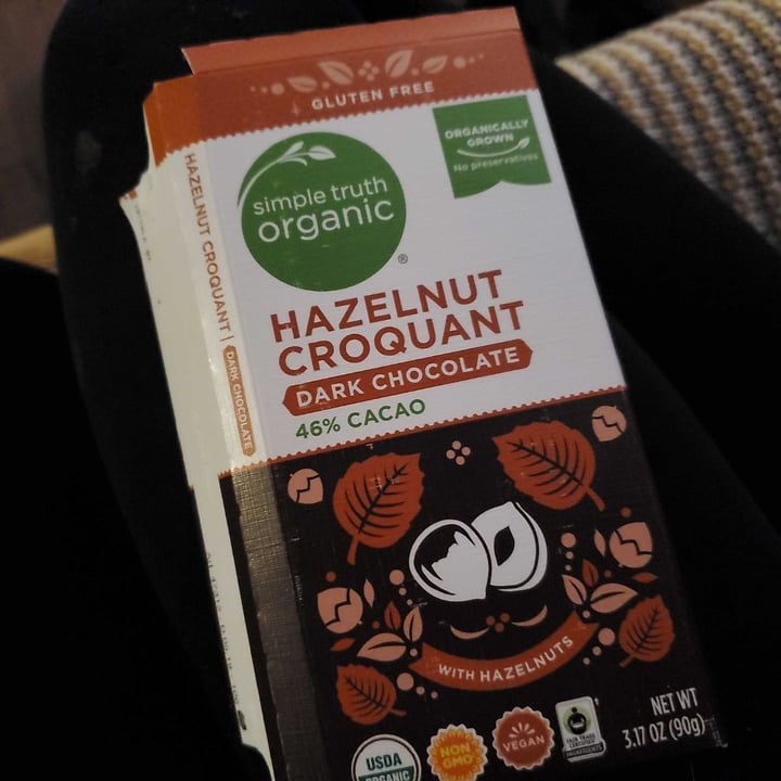 photo of Simple Truth Hazelnut Croquant Dark Chocolate shared by @gjakubisin on  06 Nov 2019 - review