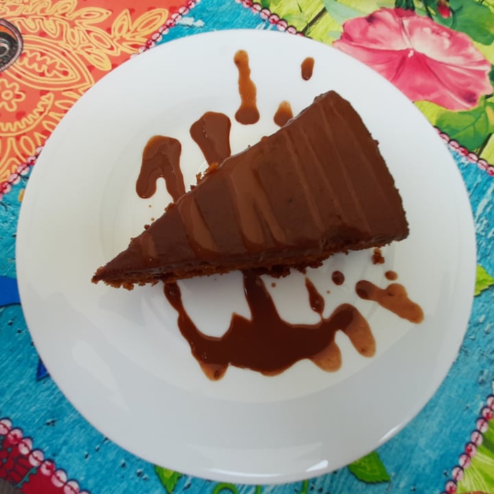 photo of Telos. Comida Casera Natural - Vegetariana, vegana  Tarta chocolate con mermelada de ciruelas shared by @madridvegano on  09 Sep 2020 - review