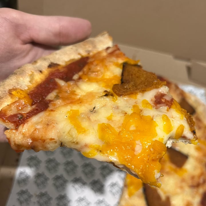 review photo of Fundamento pizza americana vegana shared by @nicorita on 15 Nov 2022 - review