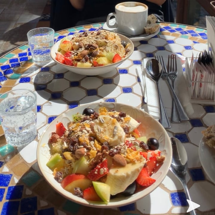 photo of MÖOI Bowl De Frutas Con Granola shared by @tedisvegan on  29 Nov 2020 - review