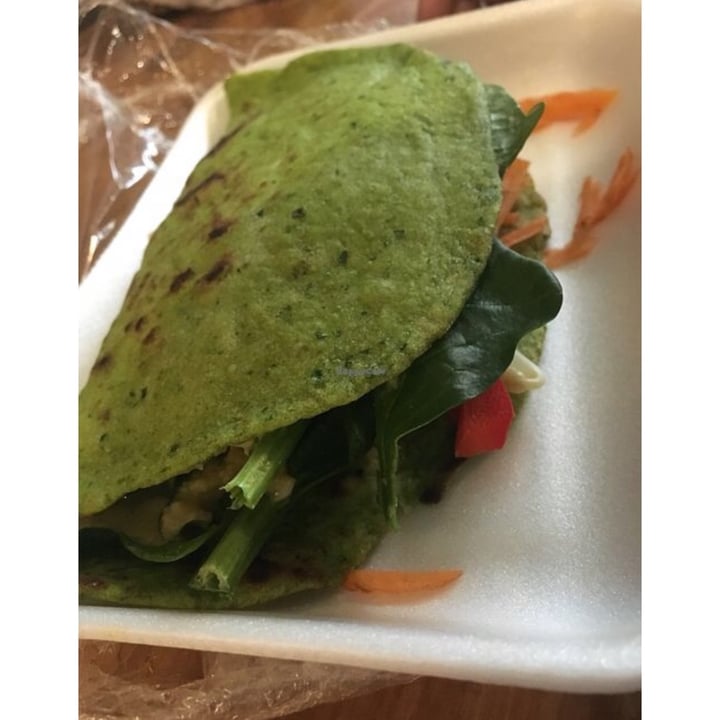 photo of NATGEN Hummus Wrap shared by @valenequiza on  11 Feb 2020 - review