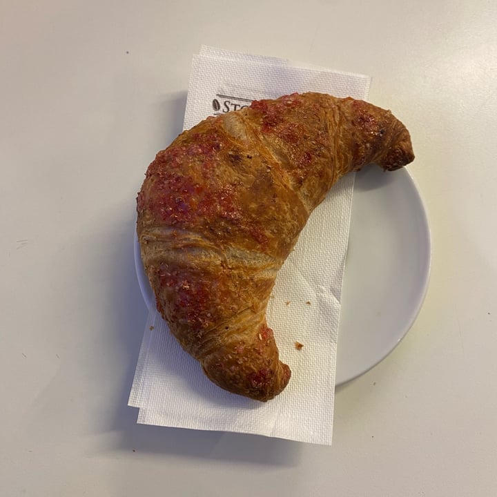 review photo of Autogrill croissant ai frutti di bosco shared by @ambra304 on 19 Nov 2022 - review