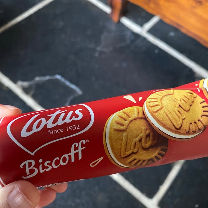photo of Lotus Biscoff Biscoff Cream Biscuits  Vanilla Flavour shared by @aliciavev on  22 Nov 2020 - review
