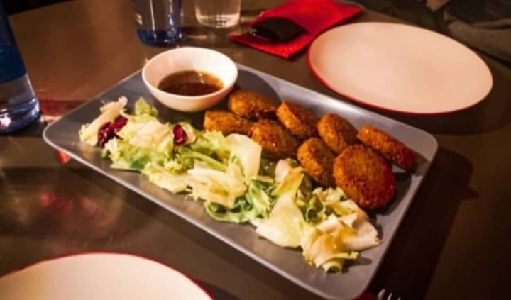 review photo of Hervor e Fervor Falafel shared by @sarisloris on 31 Mar 2020 - review