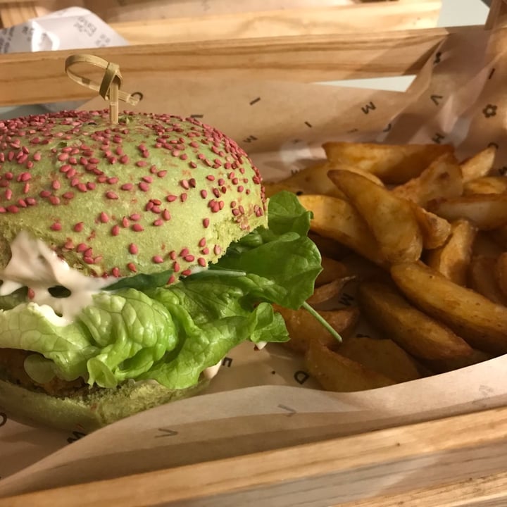 photo of Flower Burger Roma Elf Burger shared by @georgia12 on  10 Mar 2022 - review