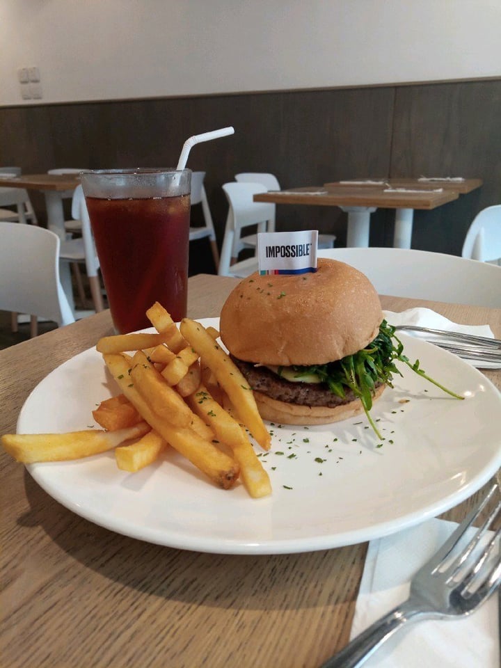 photo of YEARS Impossible Burger shared by @supersupergirl on  09 Mar 2021 - review