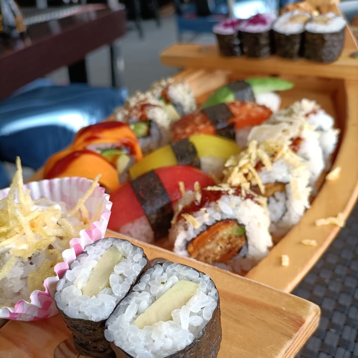 photo of Asia Fusion Sushi Barca mix per 1 persona Vegan shared by @frop on  16 Dec 2022 - review