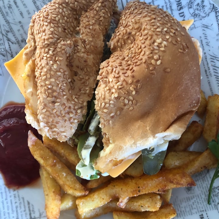 photo of The Vegan Chef - Benoni Avo, chickn, cheese burger shared by @sash101 on  13 Jul 2020 - review