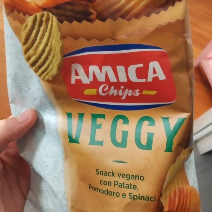 photo of Amica Chips Snack vegano con Patate, Pomodoro e Spinaci shared by @lilianadonofrio on  29 May 2022 - review