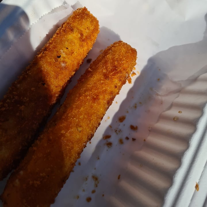 photo of The Butcher’s Son mozzarella sticks shared by @sofihuasteca on  13 Feb 2022 - review