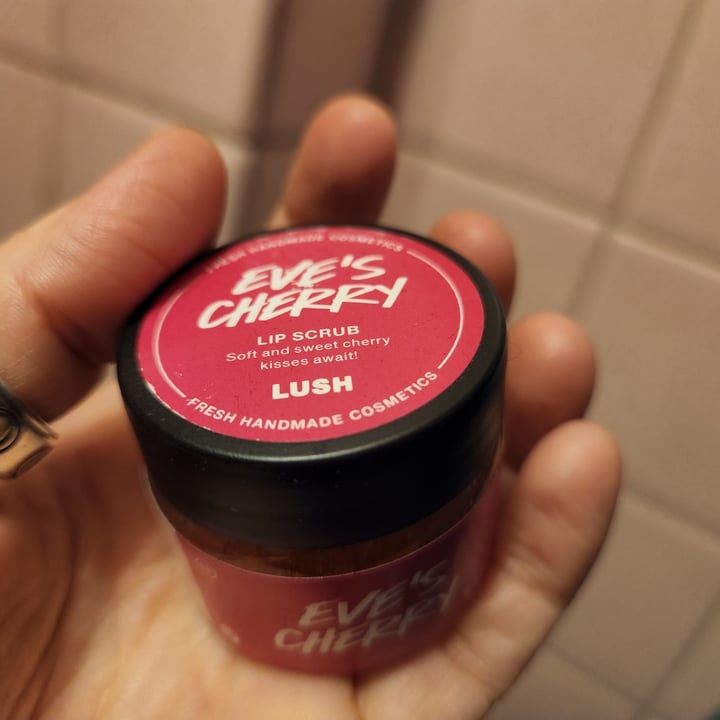 photo of LUSH Fresh Handmade Cosmetics Eve's Cherry shared by @theveganwitch13 on  14 Jul 2022 - review