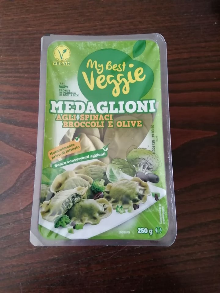 photo of My Best Veggie Medaglioni agli spinaci, broccoli e olive shared by @starviet2005 on  26 Feb 2020 - review