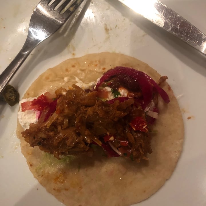photo of El Burro Greenpoint Jackfruit Tacos (build your own) shared by @leighclare29 on  12 Sep 2020 - review