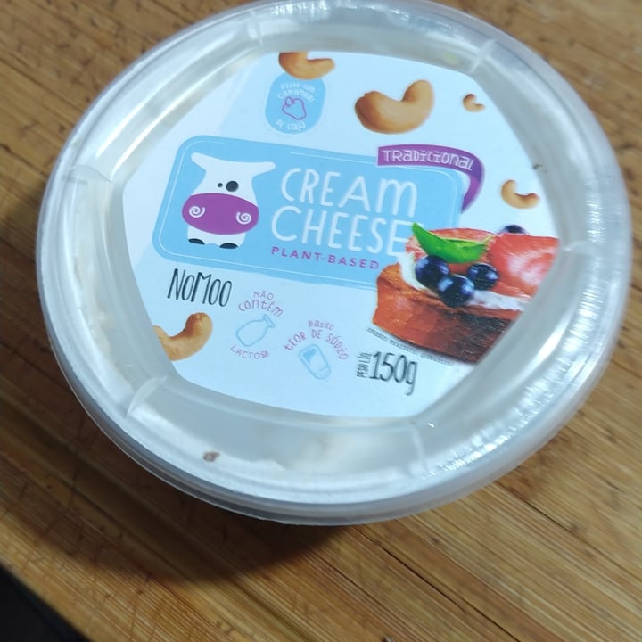 photo of NOMOO Plant-Based Brasil Cream Cheese shared by @gracepatterson on  13 May 2022 - review