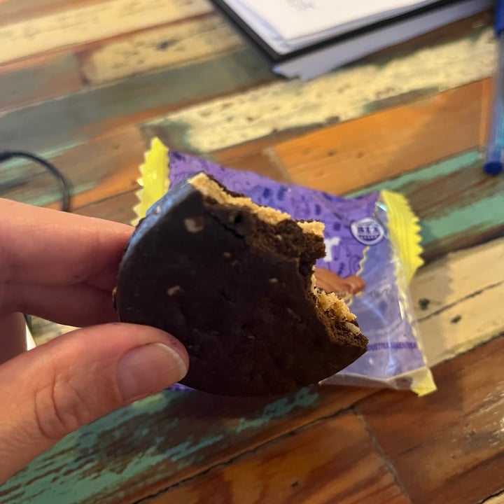 photo of Animal kind Alfajor Vegano shared by @natescudero on  20 Jan 2022 - review