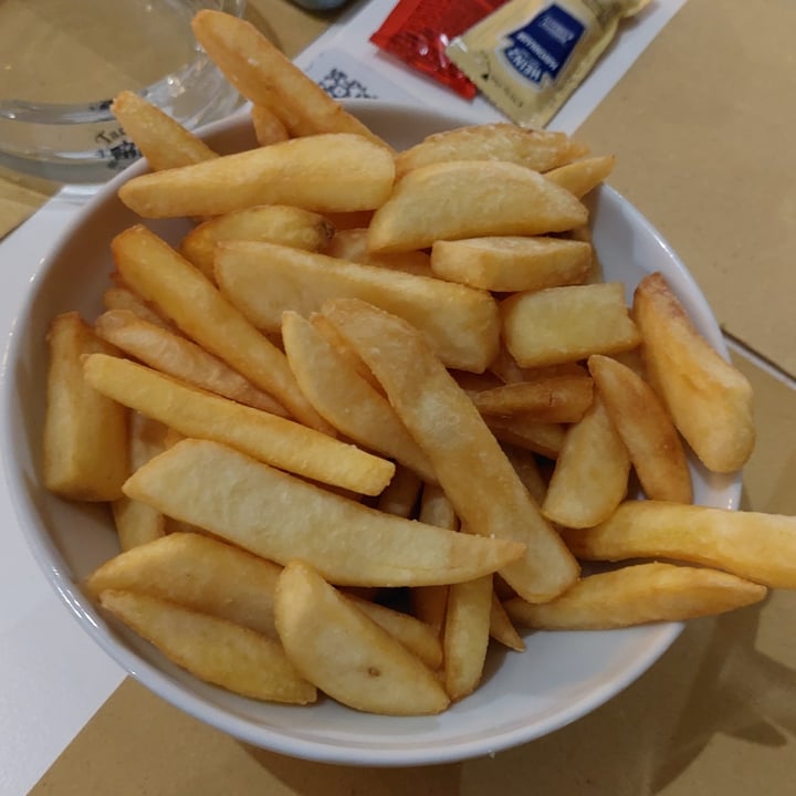 review photo of Baobab lounge cafè - pizzeria - business lunch Patatine fritte shared by @alexandrafilip on 11 May 2022 - review